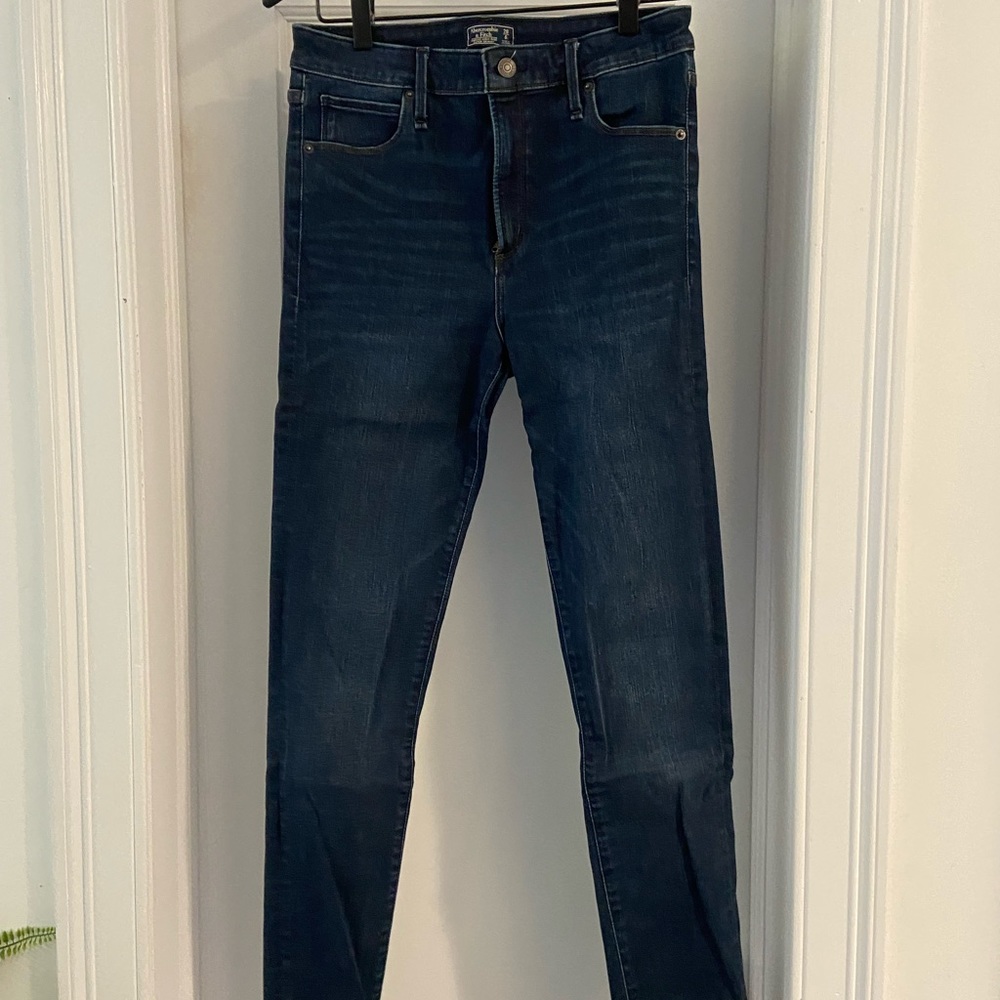 Abercrombie High Rise Skinny Jeans dark blue- very stretchy